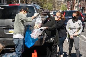 As the COVID-19 pandemic continues, nearly 1 in 4 New Yorkers are in need of food.